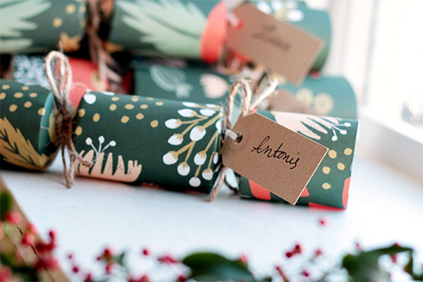 How to Make Your Own Gorgeous Christmas Crackers